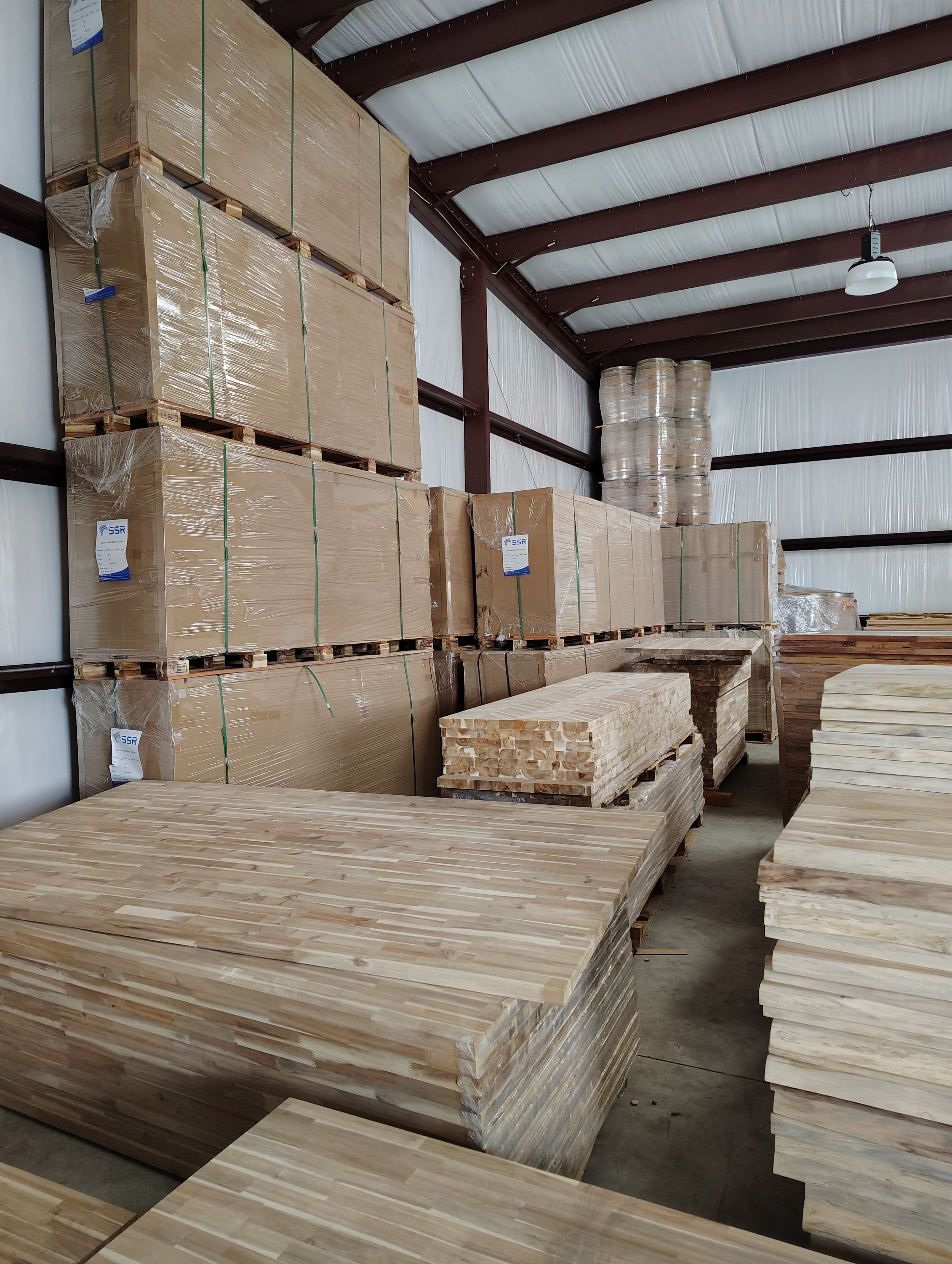 Large hardwood slab inventory